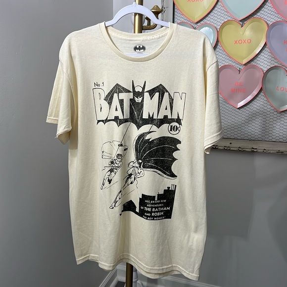 Batman Tops - •NWOT Batman n Robin short sleeve women tee medium large